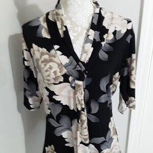T Tahari lovely floral 1/2 sleeve knot neckline top size XL
